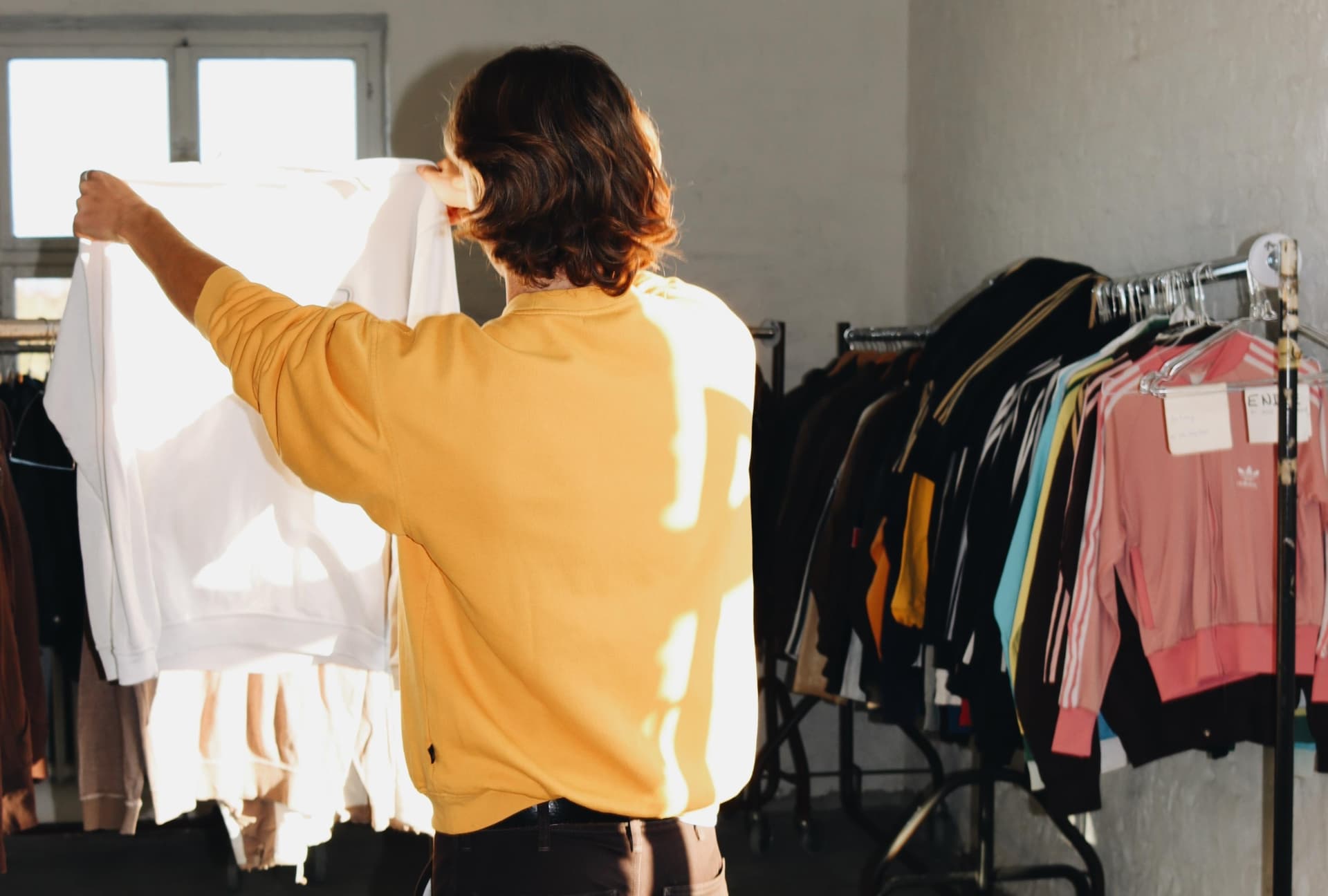 Gründer von Last decades Vintage Shop und seine Adidas Kollektion